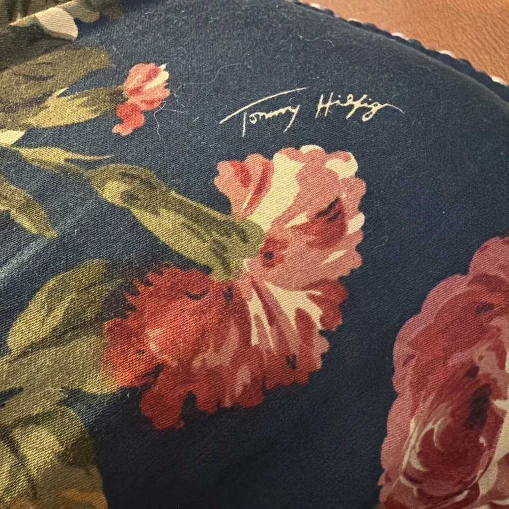 Vtg Tommy Hilfiger Navy Fliral Throw Pillow 18